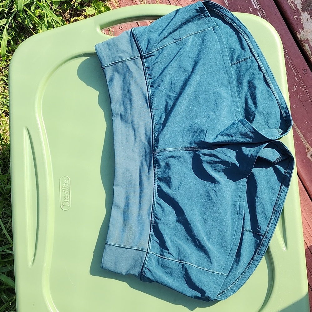 Lululemon shorts size 6, green